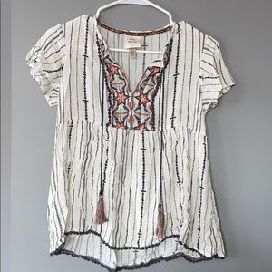 Knox Rose short sleeved detailed blouse. XS.